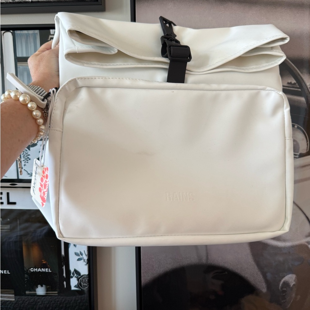 💋NWT💋Rains‎ White Roll-Top Backpack with Front Zip Pocket